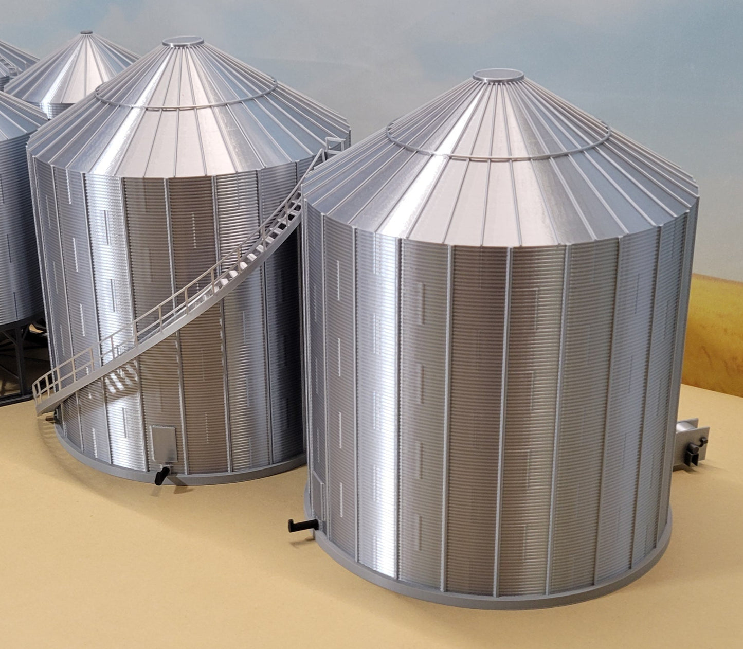 1:64 > 3609 (31,000 bu) - Flat Bottom Bin