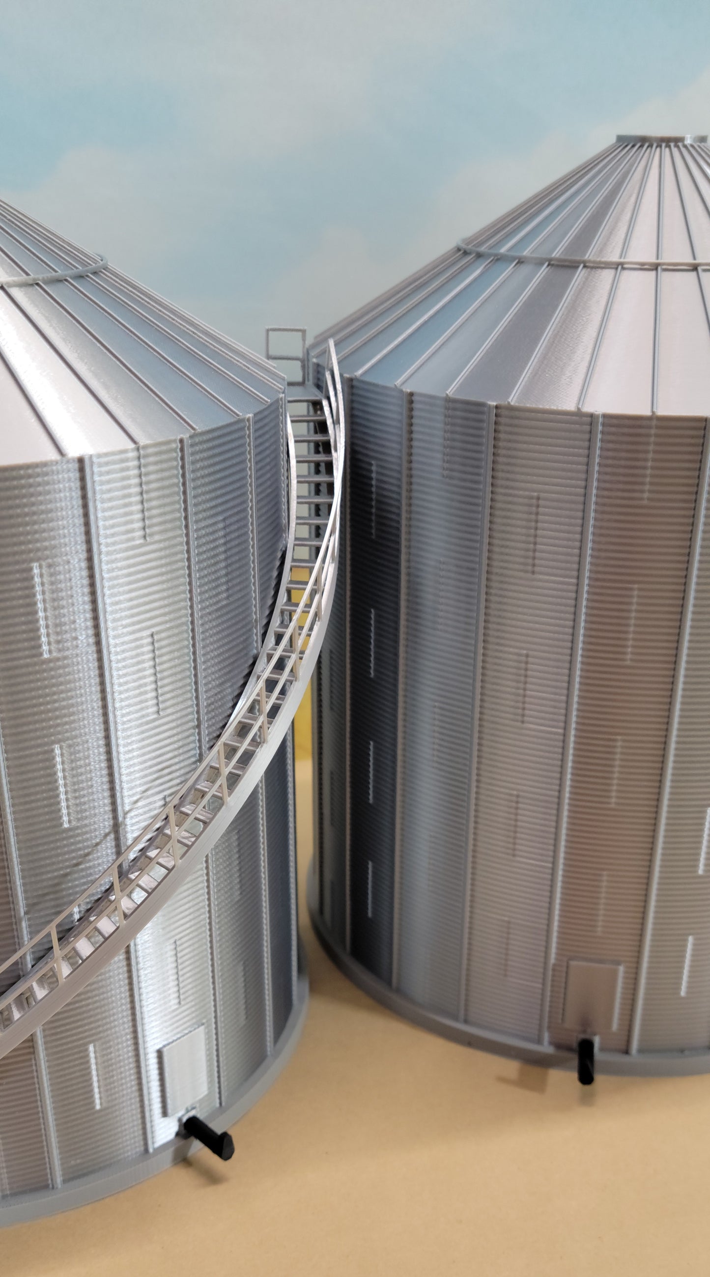 1:64 > 3609 (31,000 bu) - Flat Bottom Bin