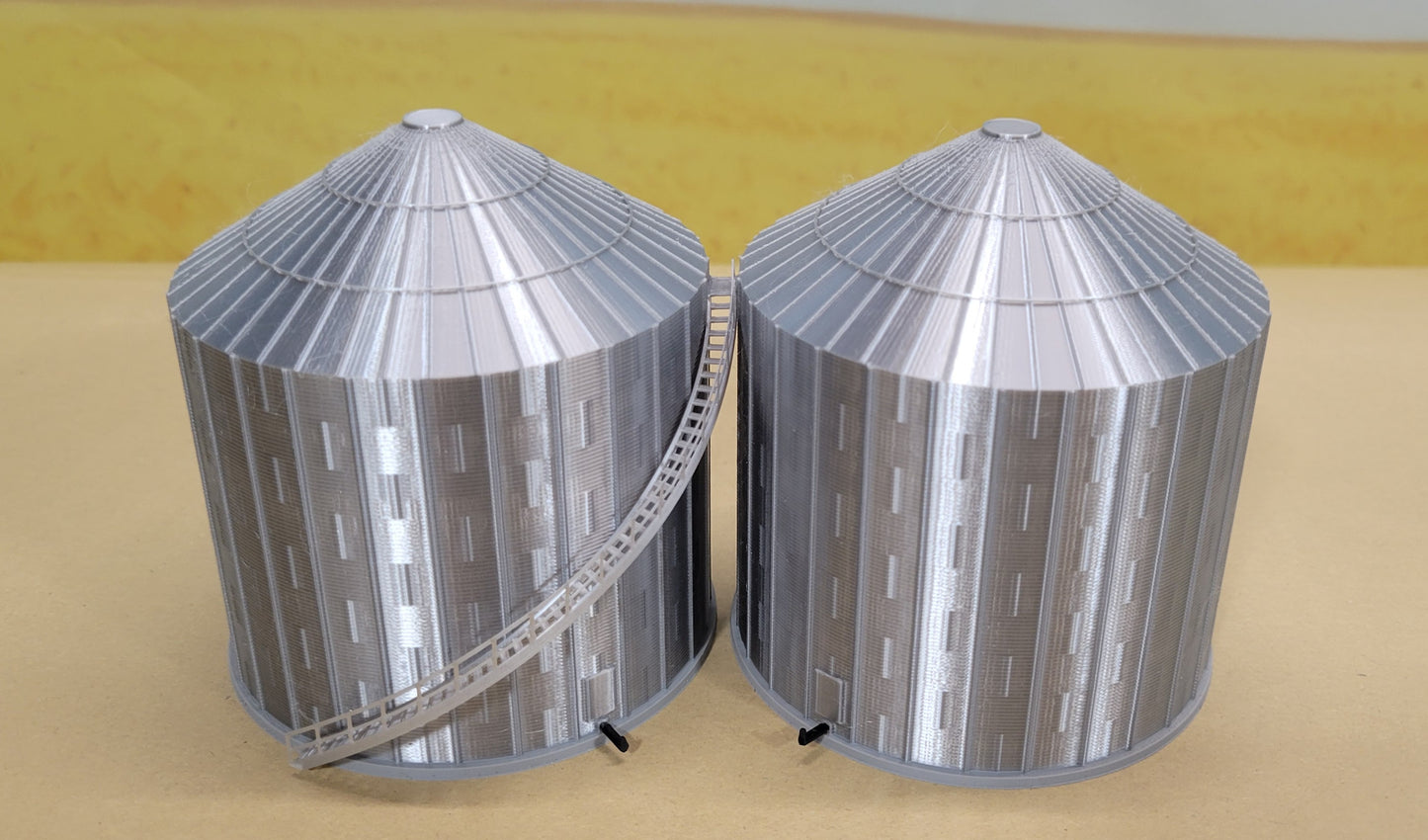 1:160 > 4209 (43,000bu) - Flat Bottom Bin (n-scale)
